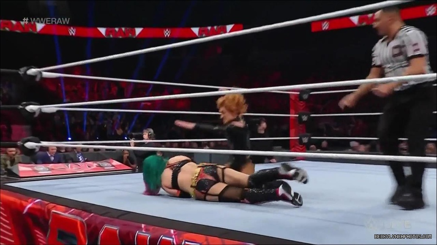 WWE_Monday_Night_Raw_2022_05_23_720p_HDTV_x264-NWCHD_mp4_007248749.jpg
