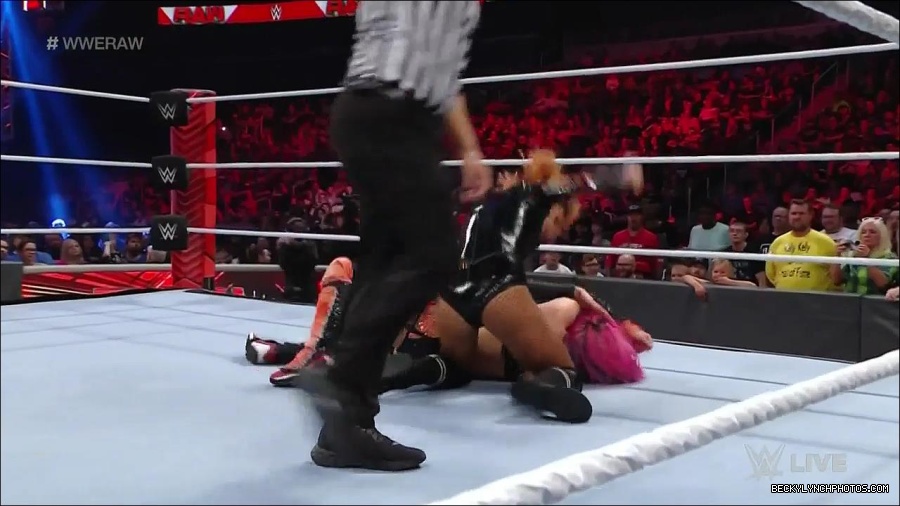 WWE_Monday_Night_Raw_2022_05_23_720p_HDTV_x264-NWCHD_mp4_007250351.jpg