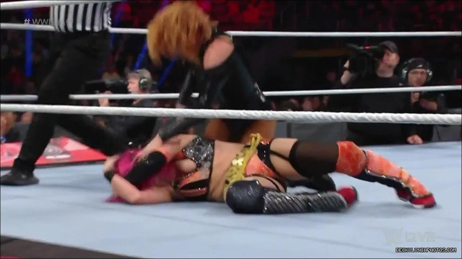 WWE_Monday_Night_Raw_2022_05_23_720p_HDTV_x264-NWCHD_mp4_007251151.jpg