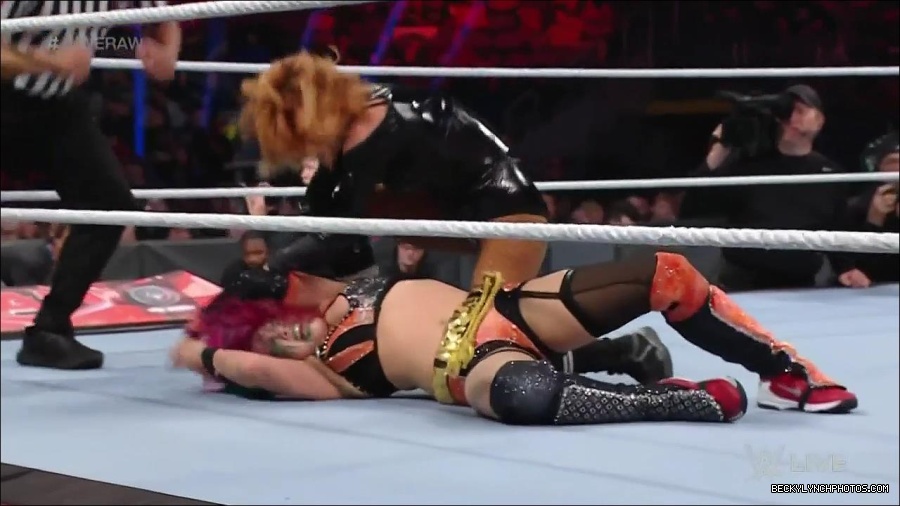 WWE_Monday_Night_Raw_2022_05_23_720p_HDTV_x264-NWCHD_mp4_007251552.jpg