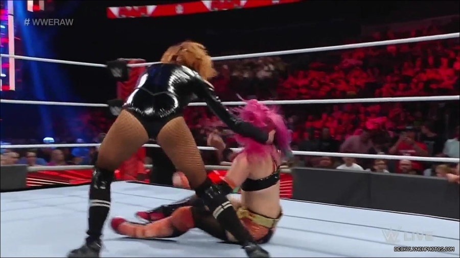 WWE_Monday_Night_Raw_2022_05_23_720p_HDTV_x264-NWCHD_mp4_007252753.jpg