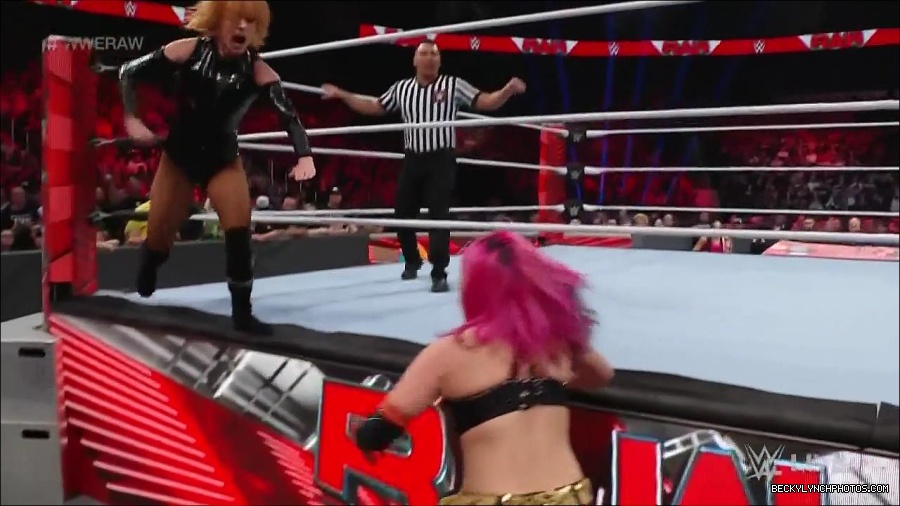 WWE_Monday_Night_Raw_2022_05_23_720p_HDTV_x264-NWCHD_mp4_007260361.jpg
