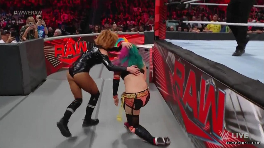 WWE_Monday_Night_Raw_2022_05_23_720p_HDTV_x264-NWCHD_mp4_007264365.jpg
