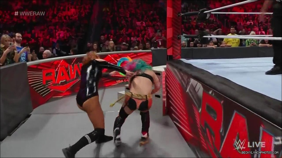 WWE_Monday_Night_Raw_2022_05_23_720p_HDTV_x264-NWCHD_mp4_007265165.jpg