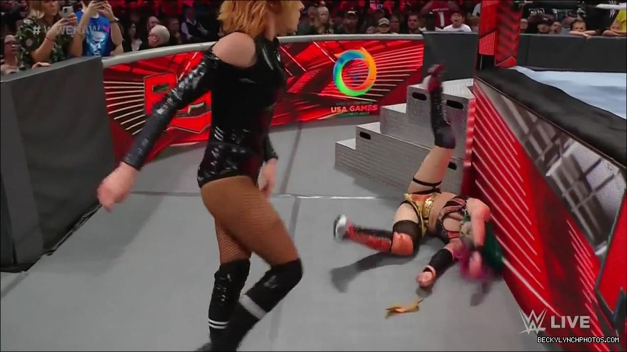 WWE_Monday_Night_Raw_2022_05_23_720p_HDTV_x264-NWCHD_mp4_007266367.jpg