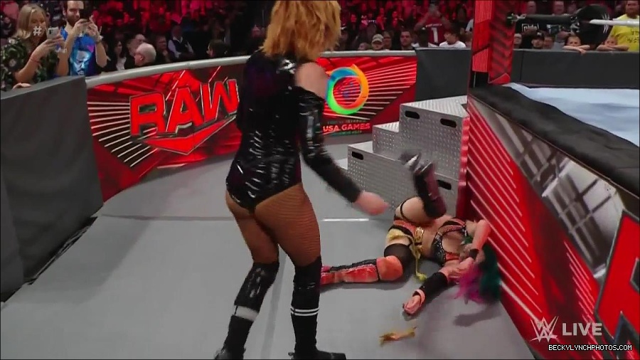 WWE_Monday_Night_Raw_2022_05_23_720p_HDTV_x264-NWCHD_mp4_007266767.jpg