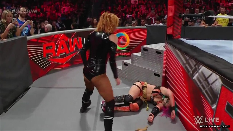 WWE_Monday_Night_Raw_2022_05_23_720p_HDTV_x264-NWCHD_mp4_007267167.jpg
