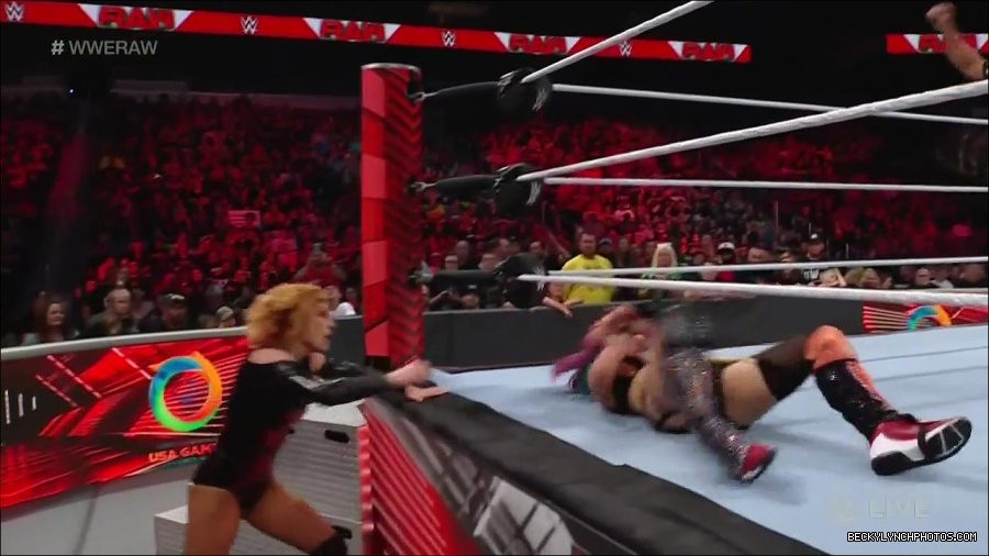 WWE_Monday_Night_Raw_2022_05_23_720p_HDTV_x264-NWCHD_mp4_007271972.jpg