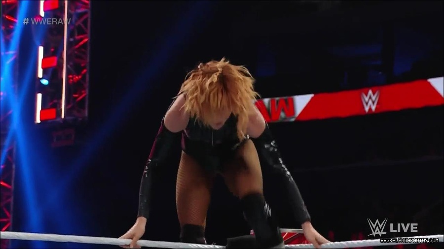 WWE_Monday_Night_Raw_2022_05_23_720p_HDTV_x264-NWCHD_mp4_007276377.jpg