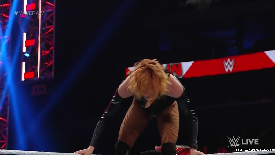 WWE_Monday_Night_Raw_2022_05_23_720p_HDTV_x264-NWCHD_mp4_007276777.jpg