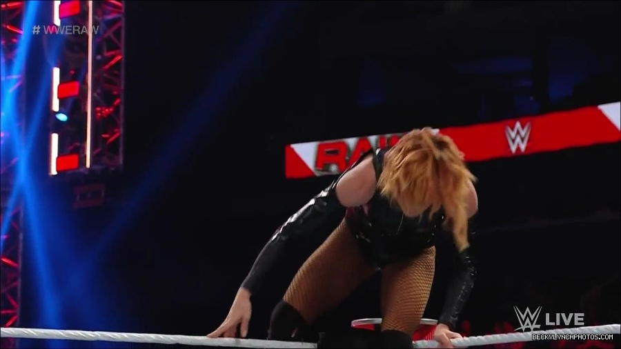WWE_Monday_Night_Raw_2022_05_23_720p_HDTV_x264-NWCHD_mp4_007277177.jpg
