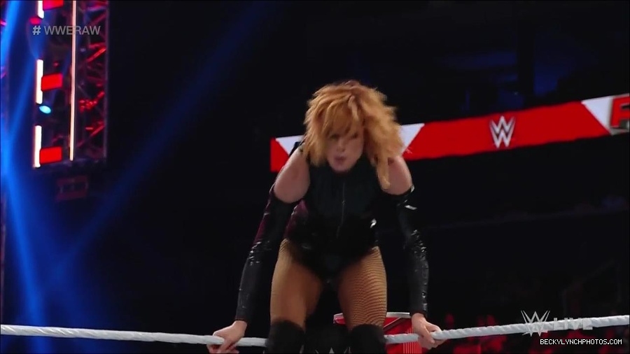 WWE_Monday_Night_Raw_2022_05_23_720p_HDTV_x264-NWCHD_mp4_007277978.jpg