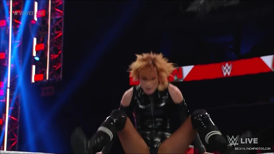 WWE_Monday_Night_Raw_2022_05_23_720p_HDTV_x264-NWCHD_mp4_007279179.jpg