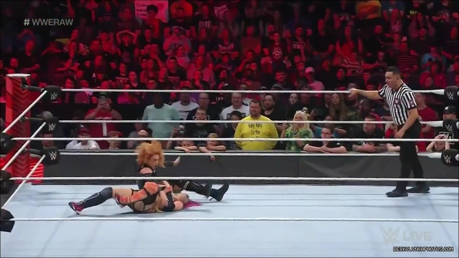 WWE_Monday_Night_Raw_2022_05_23_720p_HDTV_x264-NWCHD_mp4_007279980.jpg