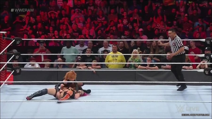 WWE_Monday_Night_Raw_2022_05_23_720p_HDTV_x264-NWCHD_mp4_007280381.jpg