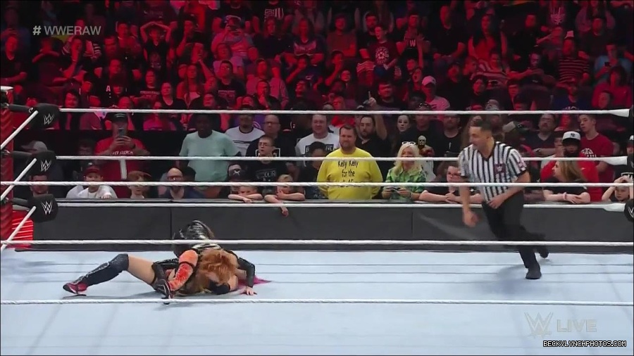 WWE_Monday_Night_Raw_2022_05_23_720p_HDTV_x264-NWCHD_mp4_007280781.jpg