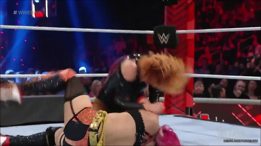 WWE_Monday_Night_Raw_2022_05_23_720p_HDTV_x264-NWCHD_mp4_007285586.jpg