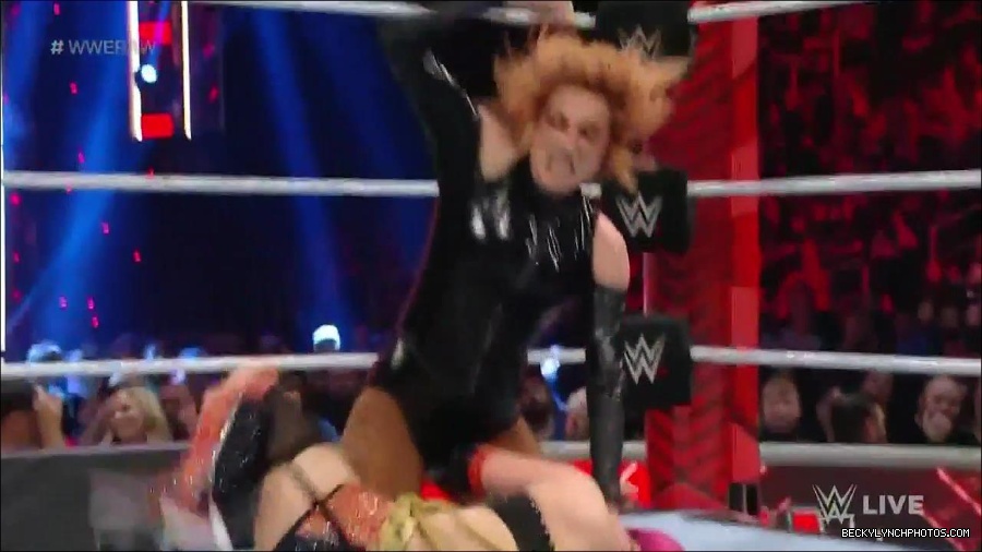 WWE_Monday_Night_Raw_2022_05_23_720p_HDTV_x264-NWCHD_mp4_007285986.jpg