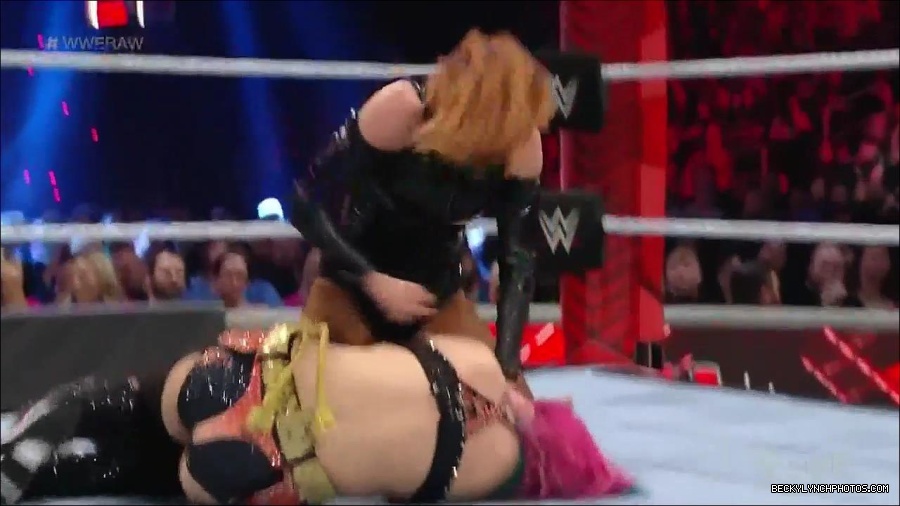 WWE_Monday_Night_Raw_2022_05_23_720p_HDTV_x264-NWCHD_mp4_007286387.jpg