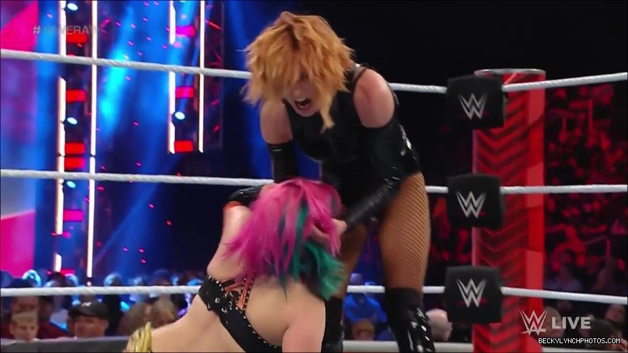 WWE_Monday_Night_Raw_2022_05_23_720p_HDTV_x264-NWCHD_mp4_007293594.jpg