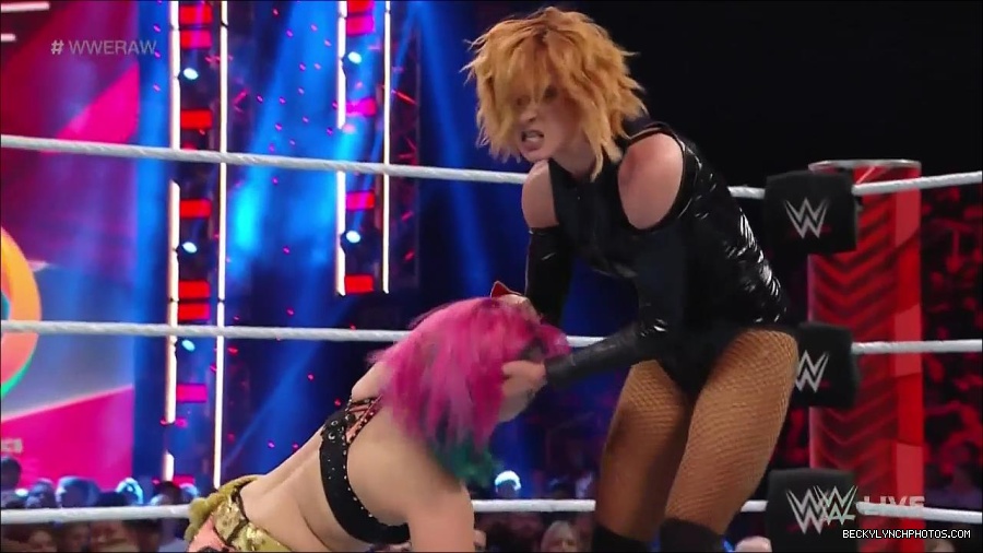 WWE_Monday_Night_Raw_2022_05_23_720p_HDTV_x264-NWCHD_mp4_007293994.jpg
