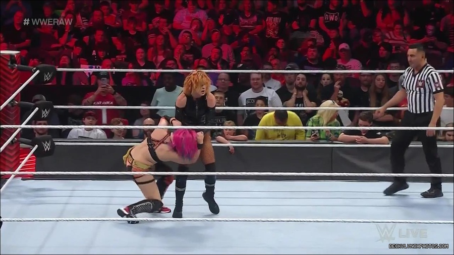 WWE_Monday_Night_Raw_2022_05_23_720p_HDTV_x264-NWCHD_mp4_007294795.jpg