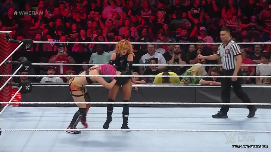 WWE_Monday_Night_Raw_2022_05_23_720p_HDTV_x264-NWCHD_mp4_007295195.jpg