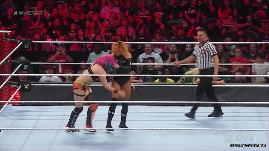 WWE_Monday_Night_Raw_2022_05_23_720p_HDTV_x264-NWCHD_mp4_007295596.jpg