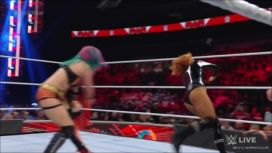 WWE_Monday_Night_Raw_2022_05_23_720p_HDTV_x264-NWCHD_mp4_007298399.jpg