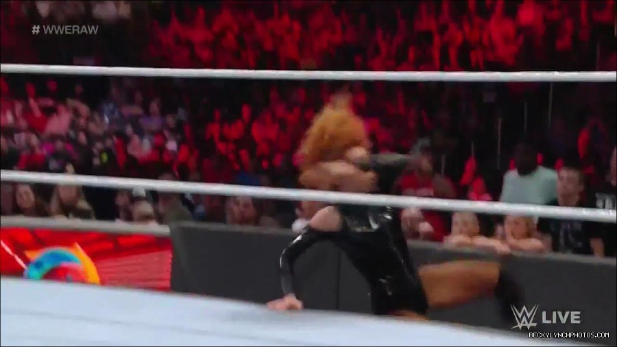 WWE_Monday_Night_Raw_2022_05_23_720p_HDTV_x264-NWCHD_mp4_007299199.jpg