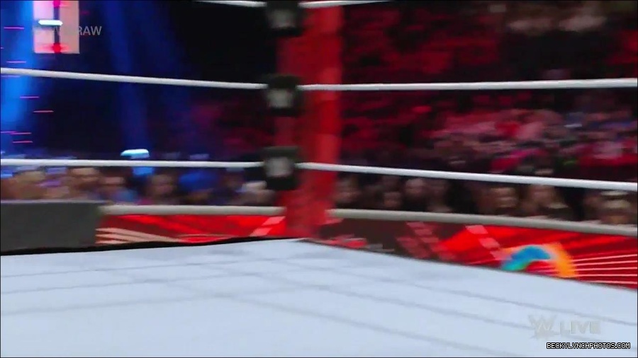 WWE_Monday_Night_Raw_2022_05_23_720p_HDTV_x264-NWCHD_mp4_007300401.jpg