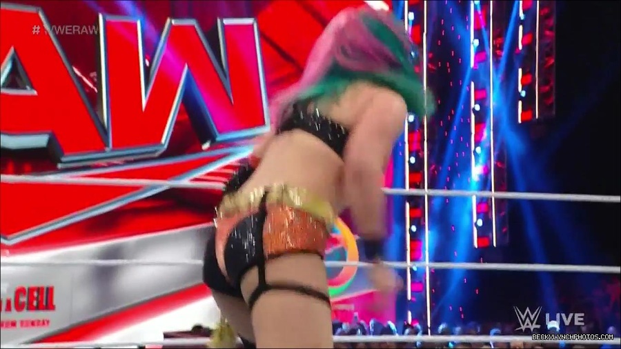 WWE_Monday_Night_Raw_2022_05_23_720p_HDTV_x264-NWCHD_mp4_007302403.jpg