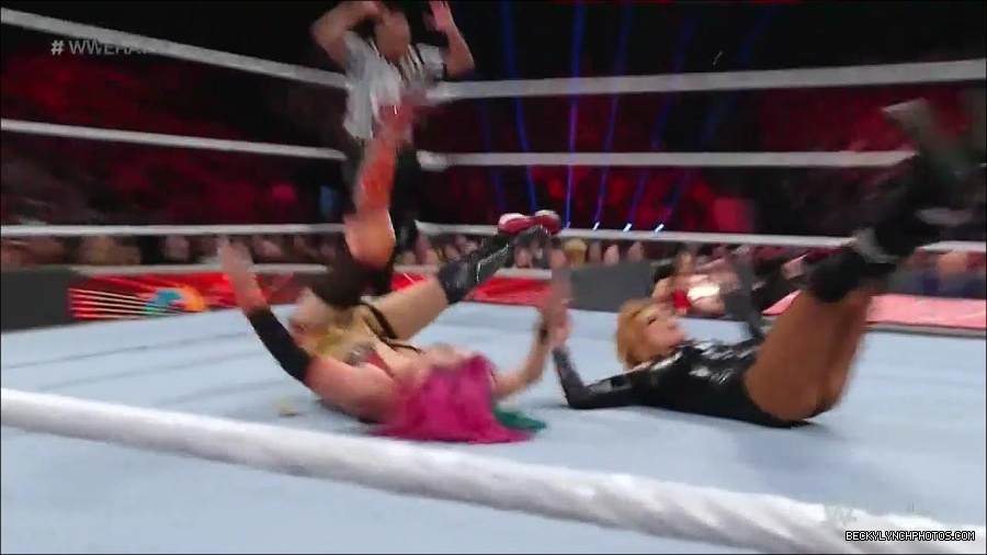 WWE_Monday_Night_Raw_2022_05_23_720p_HDTV_x264-NWCHD_mp4_007304004.jpg