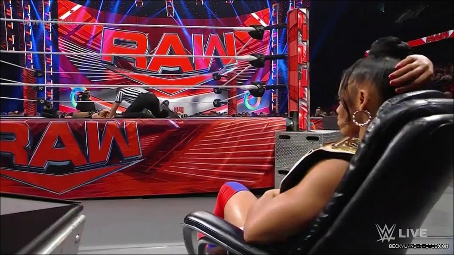 WWE_Monday_Night_Raw_2022_05_23_720p_HDTV_x264-NWCHD_mp4_007308008.jpg