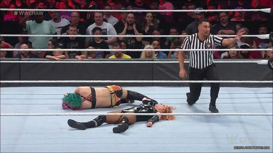 WWE_Monday_Night_Raw_2022_05_23_720p_HDTV_x264-NWCHD_mp4_007310411.jpg