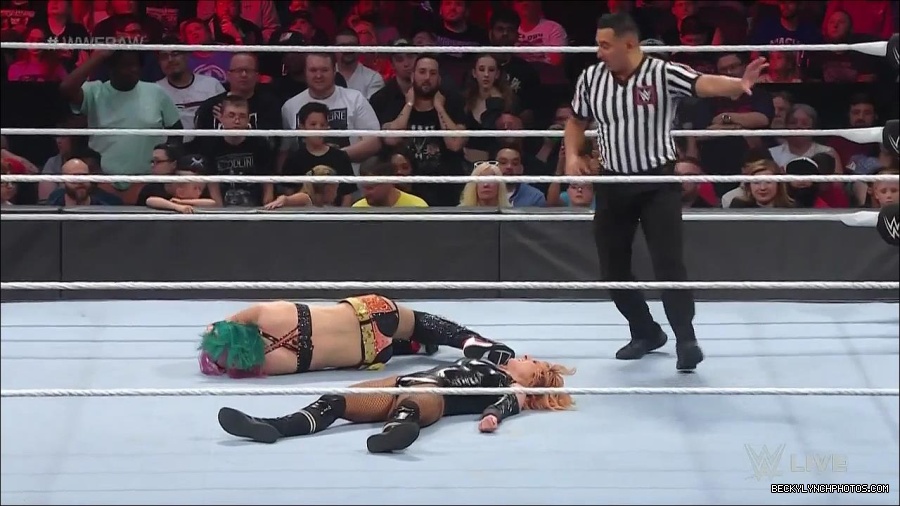 WWE_Monday_Night_Raw_2022_05_23_720p_HDTV_x264-NWCHD_mp4_007310811.jpg