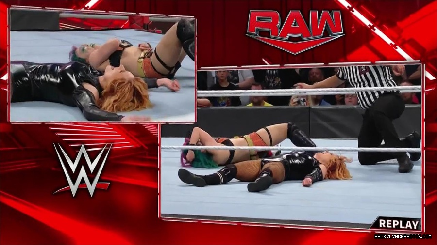 WWE_Monday_Night_Raw_2022_05_23_720p_HDTV_x264-NWCHD_mp4_007320421.jpg