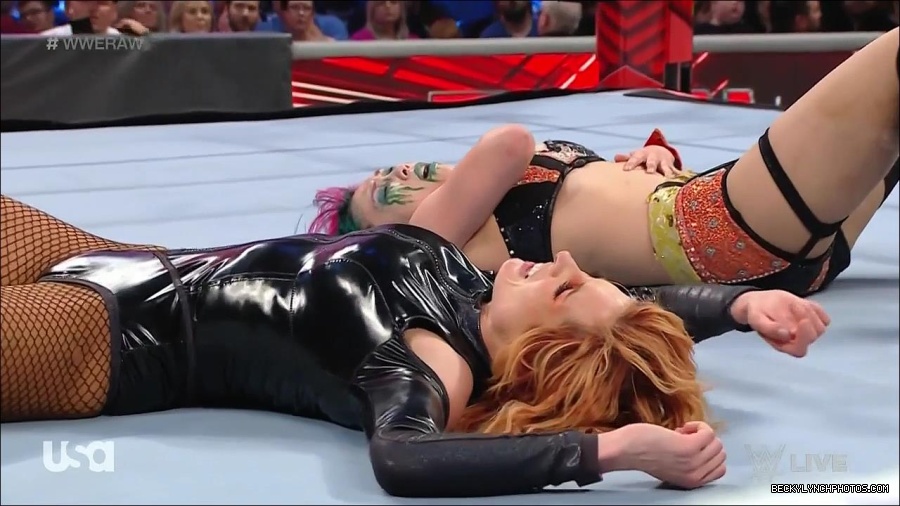 WWE_Monday_Night_Raw_2022_05_23_720p_HDTV_x264-NWCHD_mp4_007323624.jpg