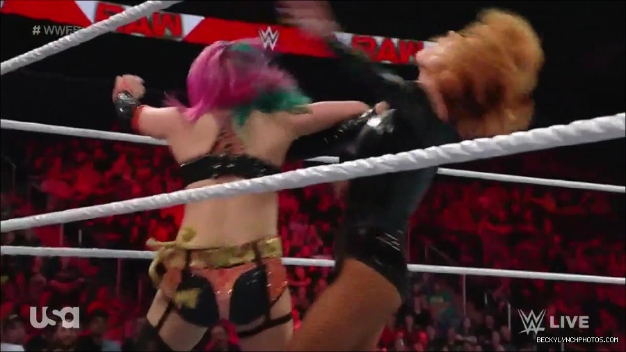 WWE_Monday_Night_Raw_2022_05_23_720p_HDTV_x264-NWCHD_mp4_007344845.jpg