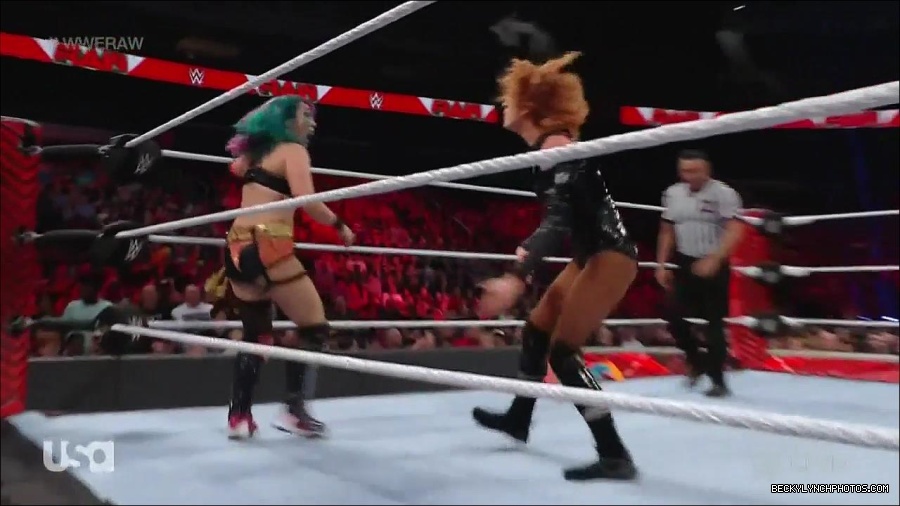 WWE_Monday_Night_Raw_2022_05_23_720p_HDTV_x264-NWCHD_mp4_007345245.jpg