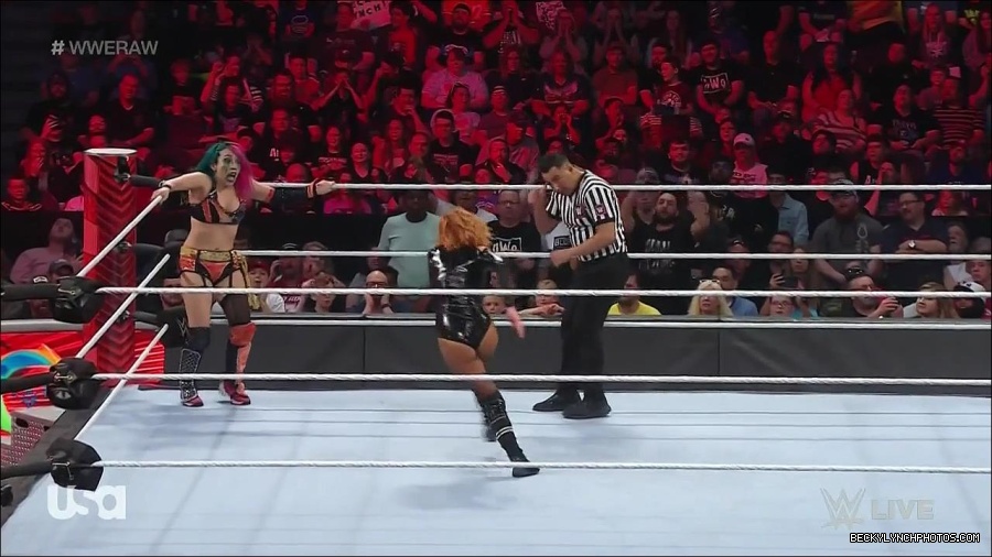 WWE_Monday_Night_Raw_2022_05_23_720p_HDTV_x264-NWCHD_mp4_007346447.jpg