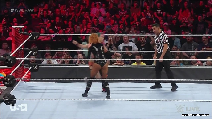 WWE_Monday_Night_Raw_2022_05_23_720p_HDTV_x264-NWCHD_mp4_007349650.jpg