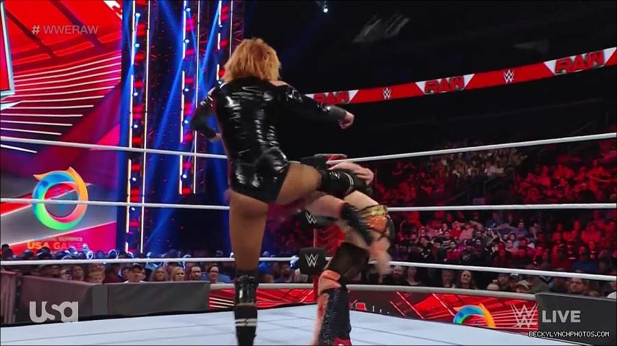 WWE_Monday_Night_Raw_2022_05_23_720p_HDTV_x264-NWCHD_mp4_007352853.jpg