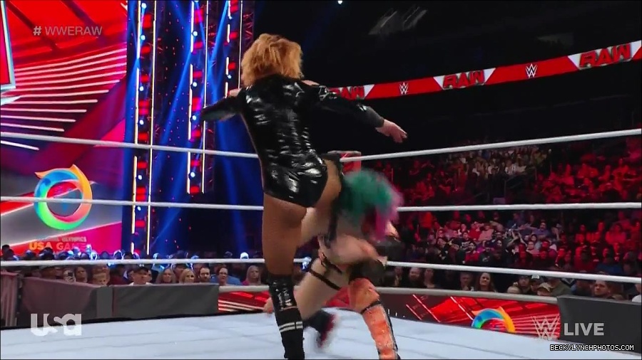 WWE_Monday_Night_Raw_2022_05_23_720p_HDTV_x264-NWCHD_mp4_007353253.jpg