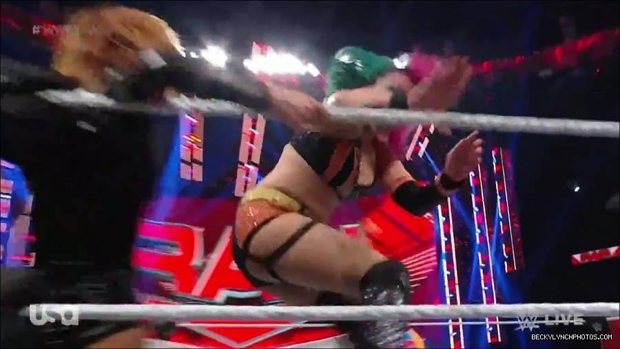 WWE_Monday_Night_Raw_2022_05_23_720p_HDTV_x264-NWCHD_mp4_007360461.jpg