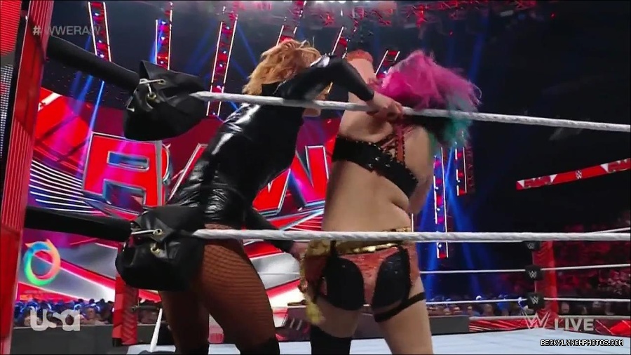 WWE_Monday_Night_Raw_2022_05_23_720p_HDTV_x264-NWCHD_mp4_007361662.jpg