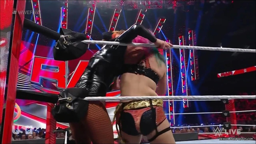 WWE_Monday_Night_Raw_2022_05_23_720p_HDTV_x264-NWCHD_mp4_007362062.jpg