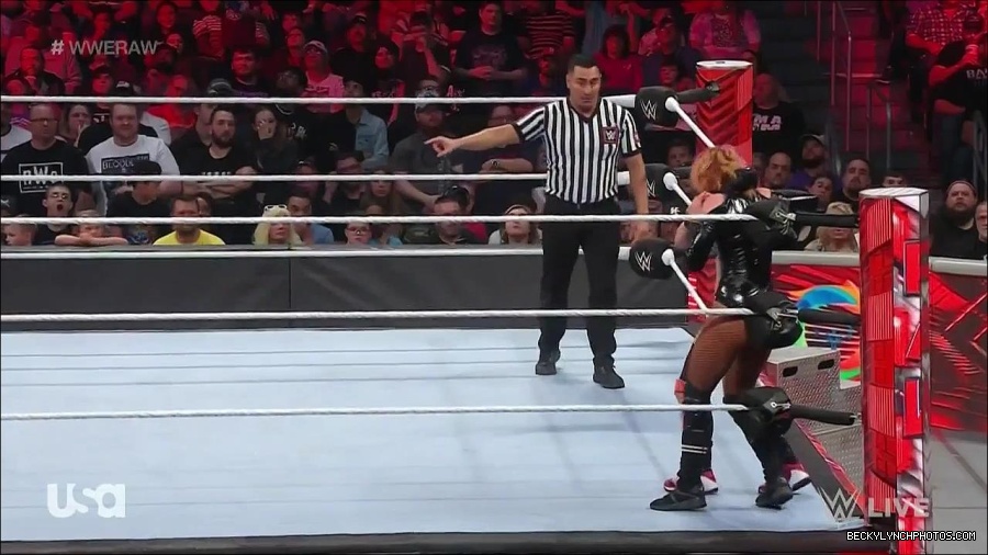 WWE_Monday_Night_Raw_2022_05_23_720p_HDTV_x264-NWCHD_mp4_007362463.jpg