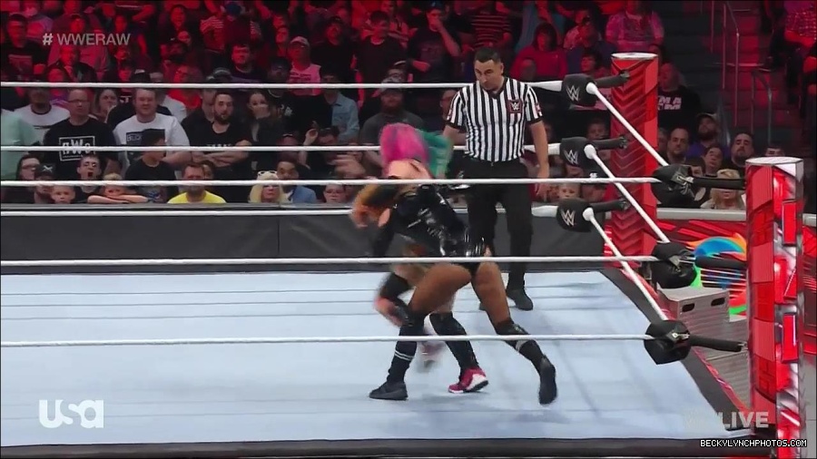 WWE_Monday_Night_Raw_2022_05_23_720p_HDTV_x264-NWCHD_mp4_007363664.jpg