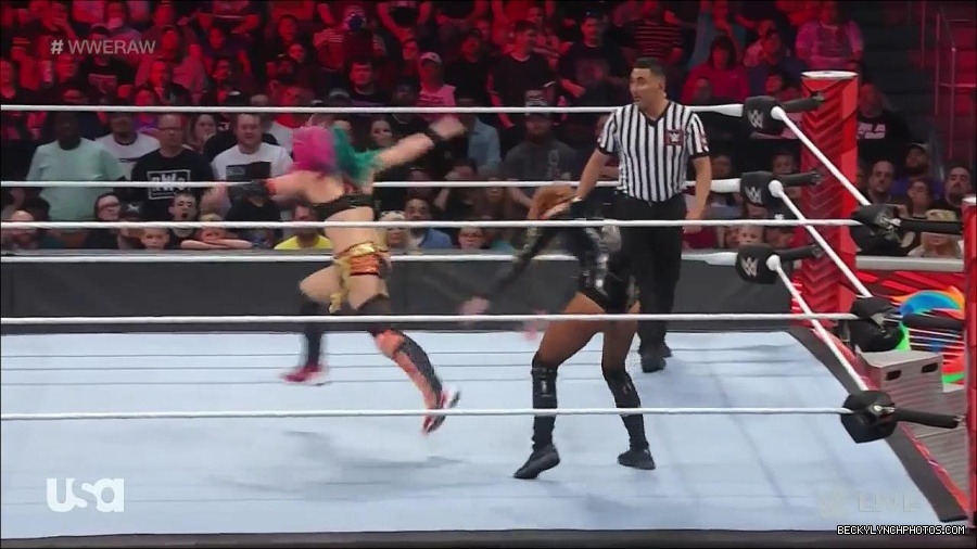 WWE_Monday_Night_Raw_2022_05_23_720p_HDTV_x264-NWCHD_mp4_007364064.jpg